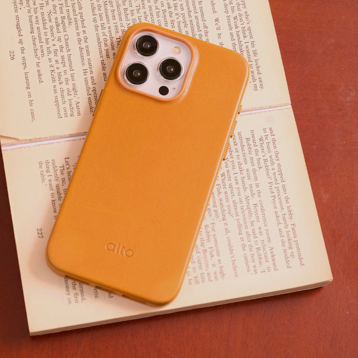 เคสหนัง Alto Clop Mag สำหรับ iPhone 15 Pro สี Caramel