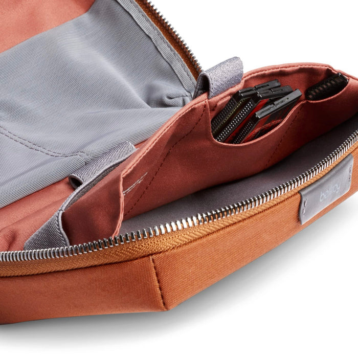 กระเป๋า Bellroy Tech Kit สี Bronze