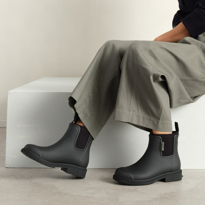 Bobbi Ankle Boot // Black & Black