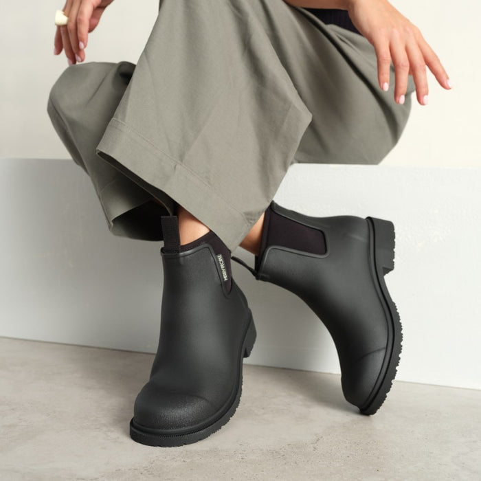 Bobbi Ankle Boot // Black & Black