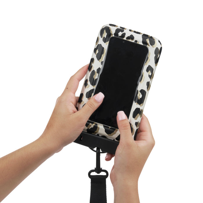 ซองใส่โทรศัพท์มือถือกันนํ้า Kate Spade Pouch - City Leopard