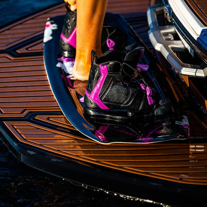 Liquid Force Plush Wakeboard Bindings 2020 - BoardCo