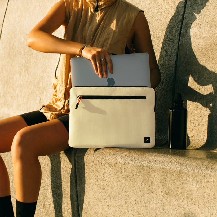 กระเป๋าคอมพิวเตอร์ Native Union Ultralight สำหรับ MacBook 14 นิ้ว สี Sandstone